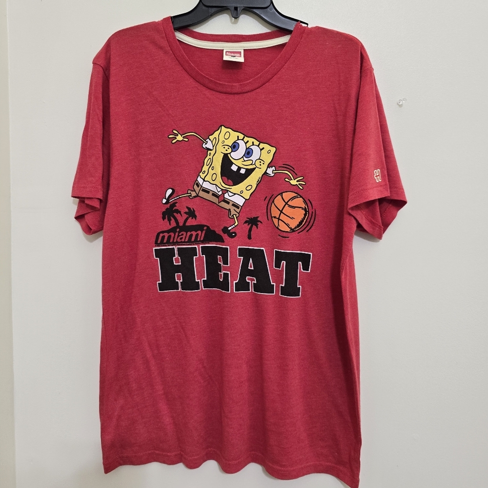 HOMAGE unisex size Large Miami Heat‎ SpongeBob Basketball T Shirt Red Sports